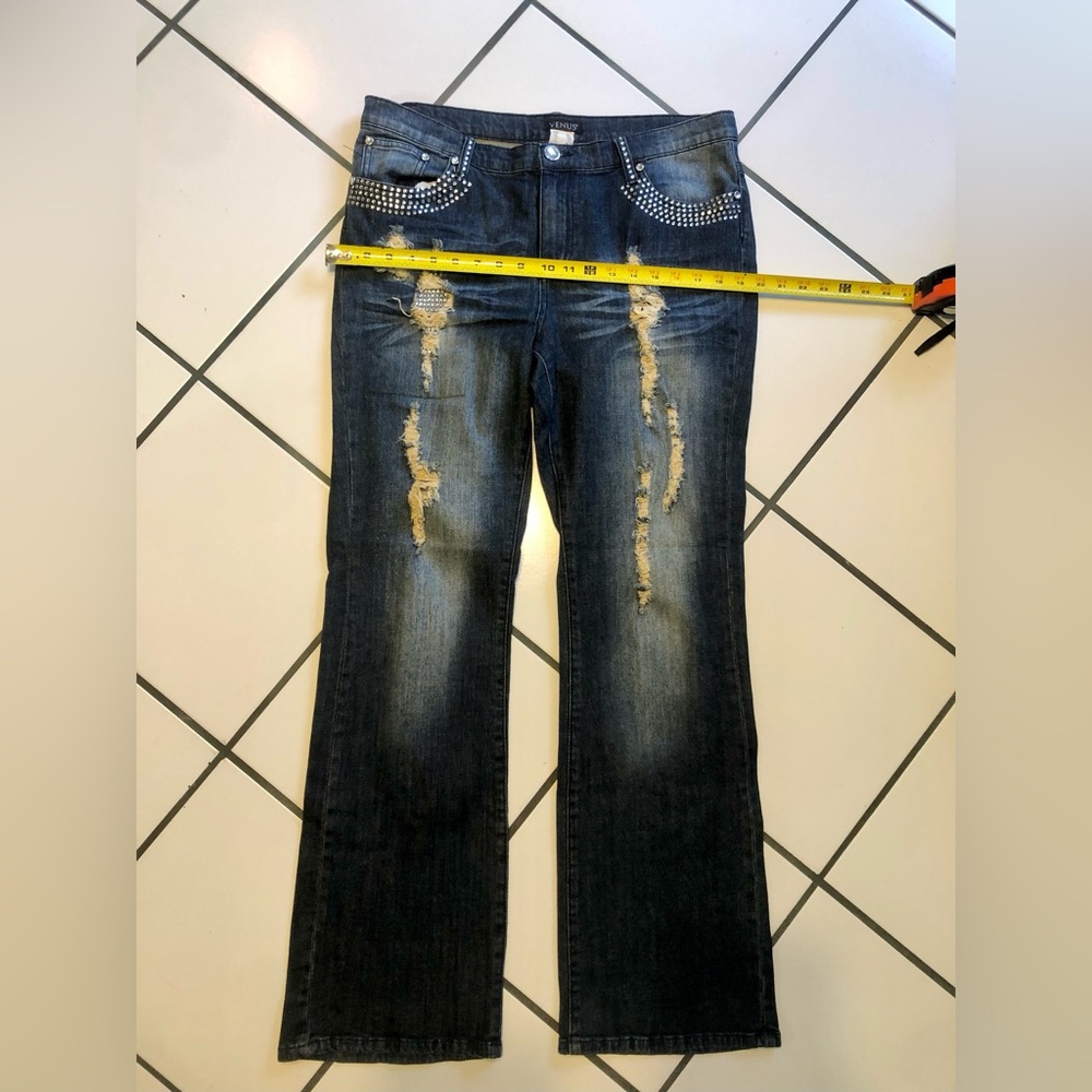 Ladies Venus brand size 12 jeans dark wash with plenty of bling and stretch